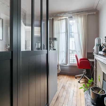 Parisien Apartament *